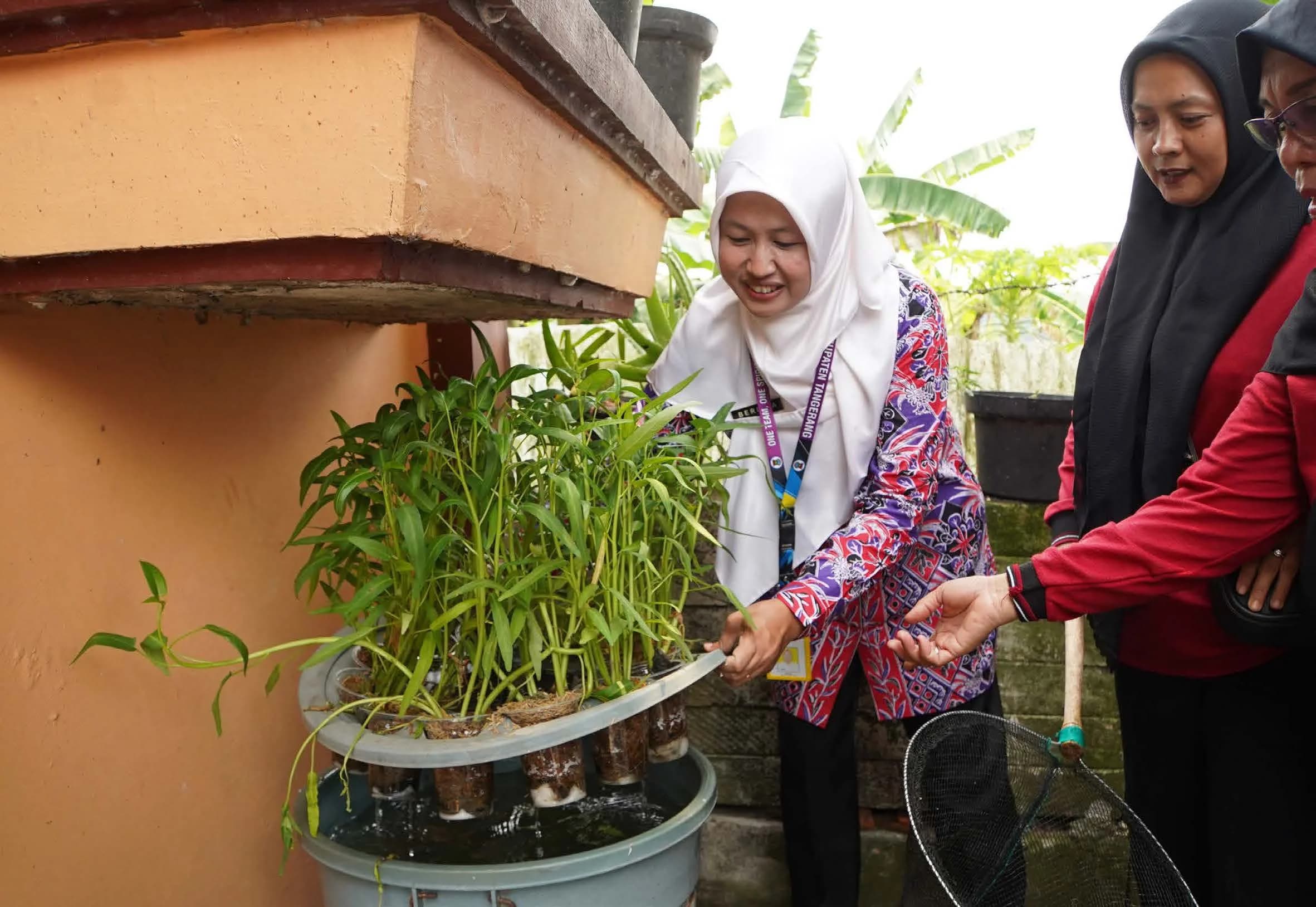 Pemberdayaan Ekonomi - Membangun penghidupan yang berkelanjutan